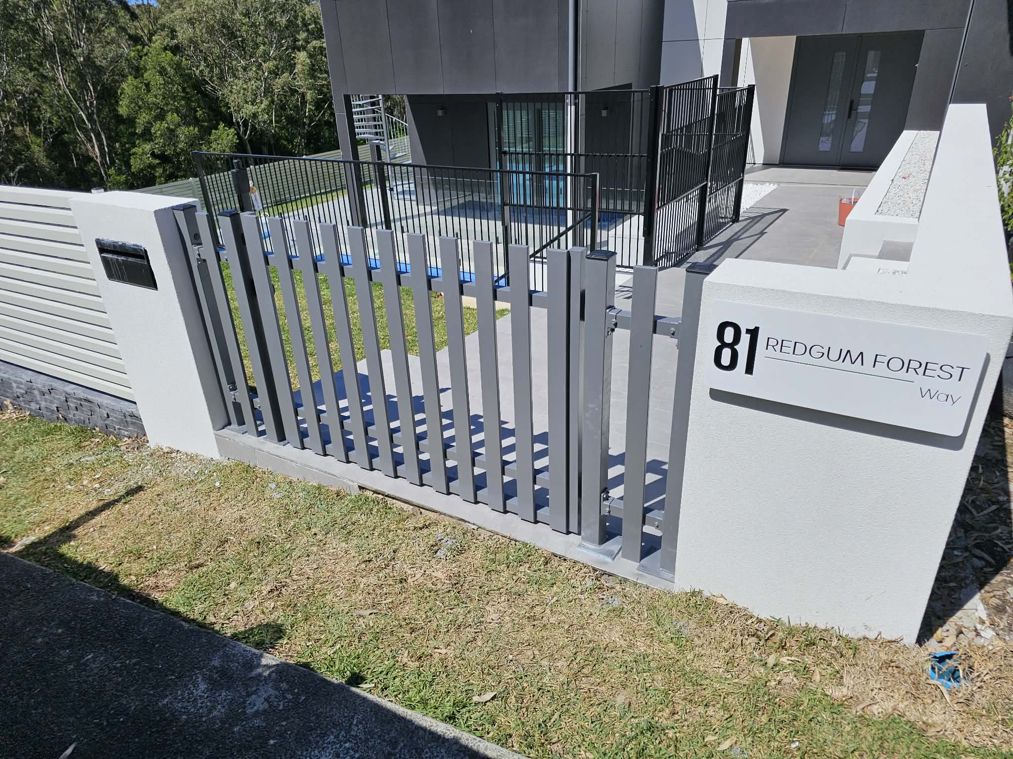 Pool Fencing in NSW: What Illawarra Homeowners Must Know